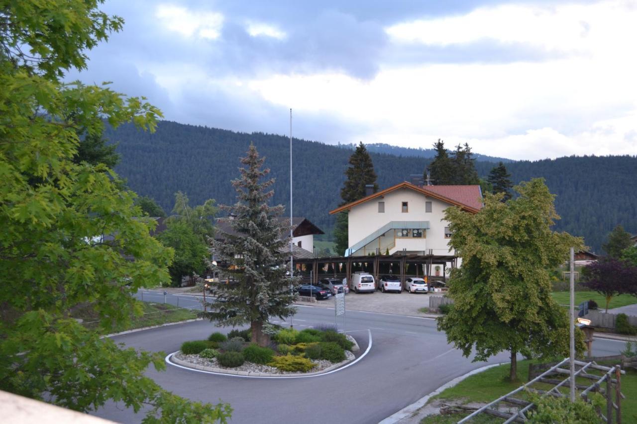 Gasthof zum Grünen Baum Voran Exterior foto